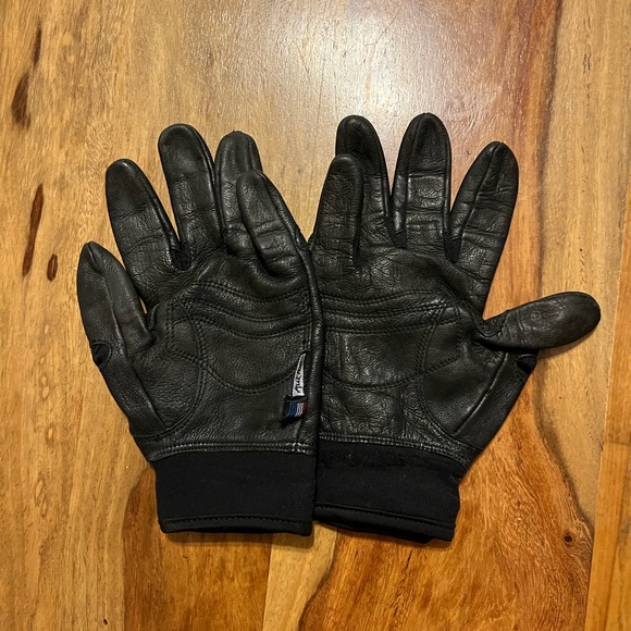 Motorcycle leather gloves size M by Auclair - Picture 2 of 6